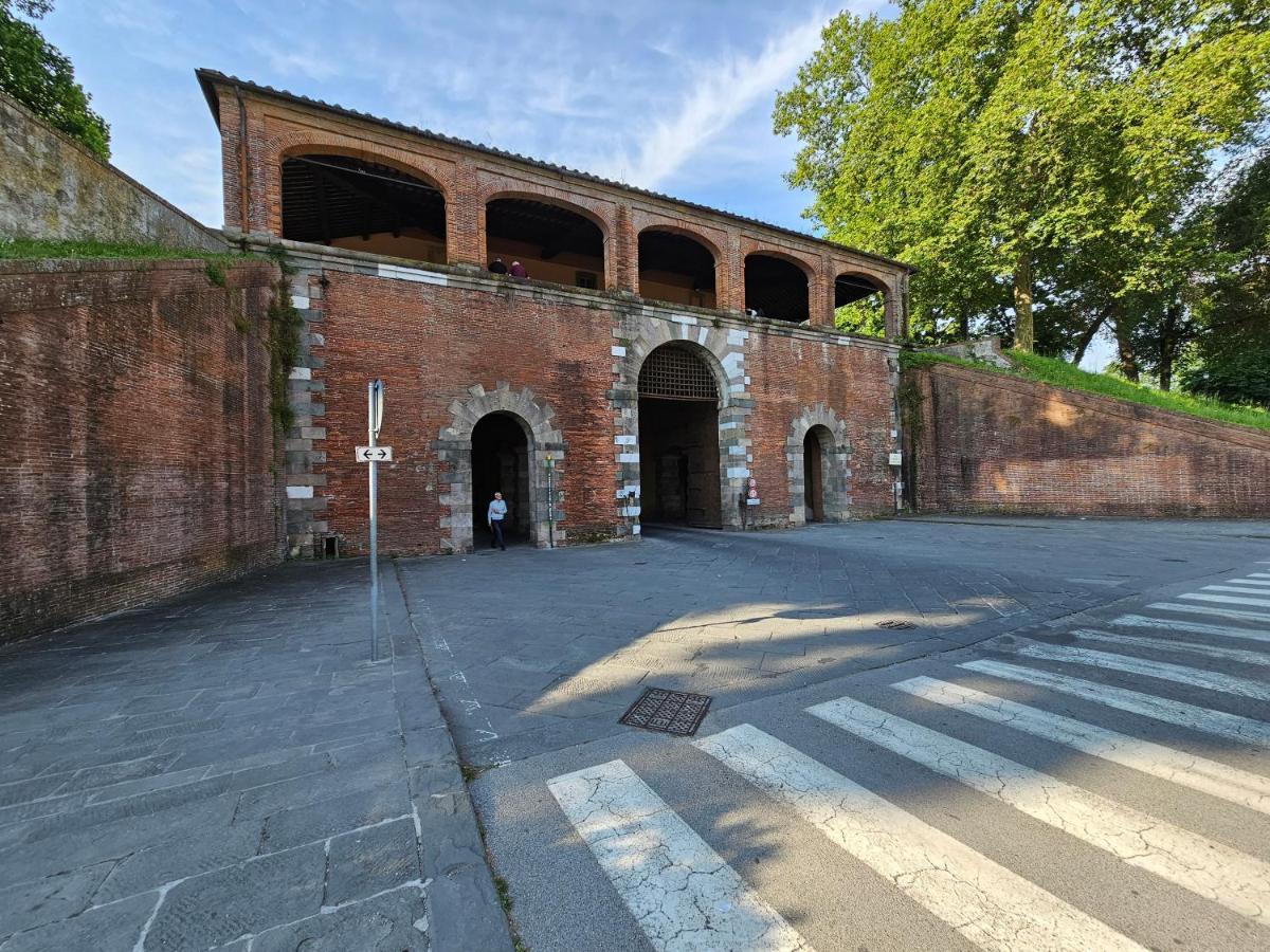 Lucca Walls Dream - Air Cond - Wi-Fi - Panoramic In Front Of The Historical Walls - المظهر الخارجي الصورة